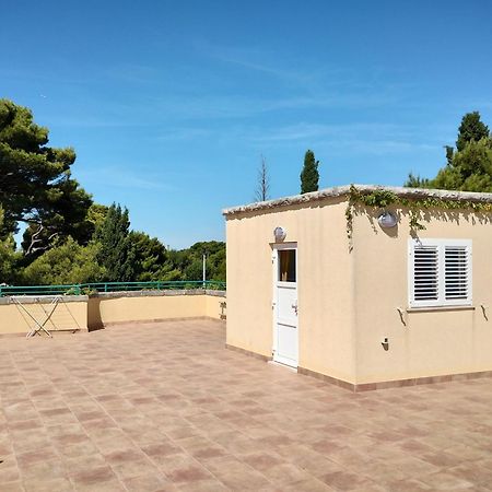 ספליט Old Captain'S Apartments - In A Pine Wood By The Sea And Tennis Courts מראה חיצוני תמונה