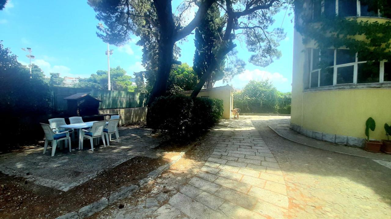 ספליט Old Captain'S Apartments - In A Pine Wood By The Sea And Tennis Courts מראה חיצוני תמונה