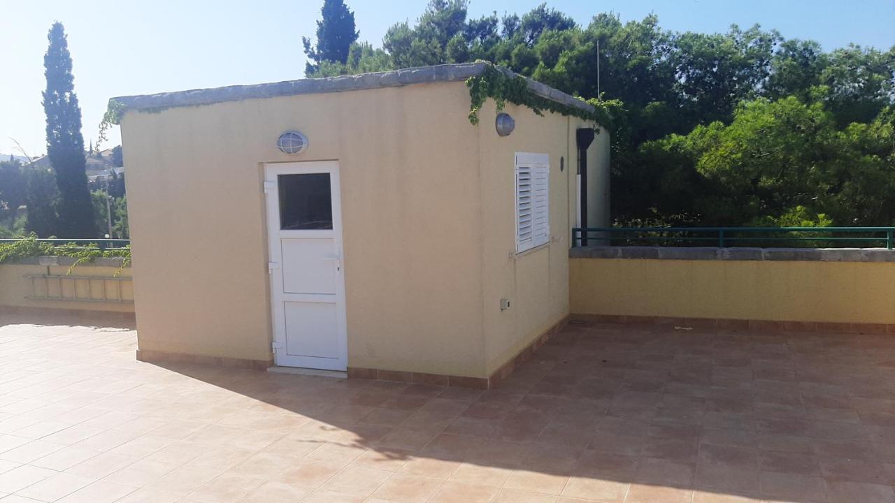 ספליט Old Captain'S Apartments - In A Pine Wood By The Sea And Tennis Courts מראה חיצוני תמונה