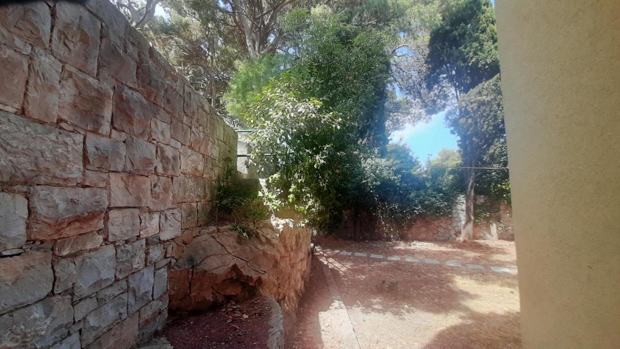 ספליט Old Captain'S Apartments - In A Pine Wood By The Sea And Tennis Courts מראה חיצוני תמונה
