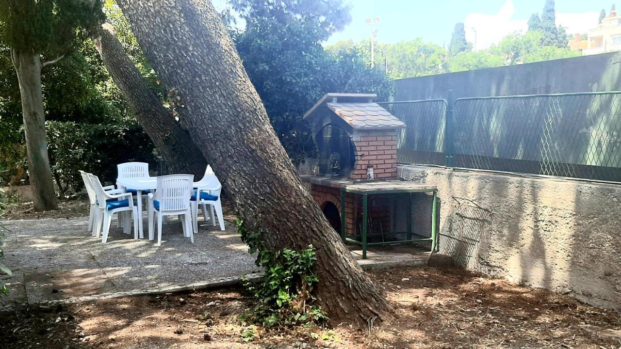 ספליט Old Captain'S Apartments - In A Pine Wood By The Sea And Tennis Courts מראה חיצוני תמונה