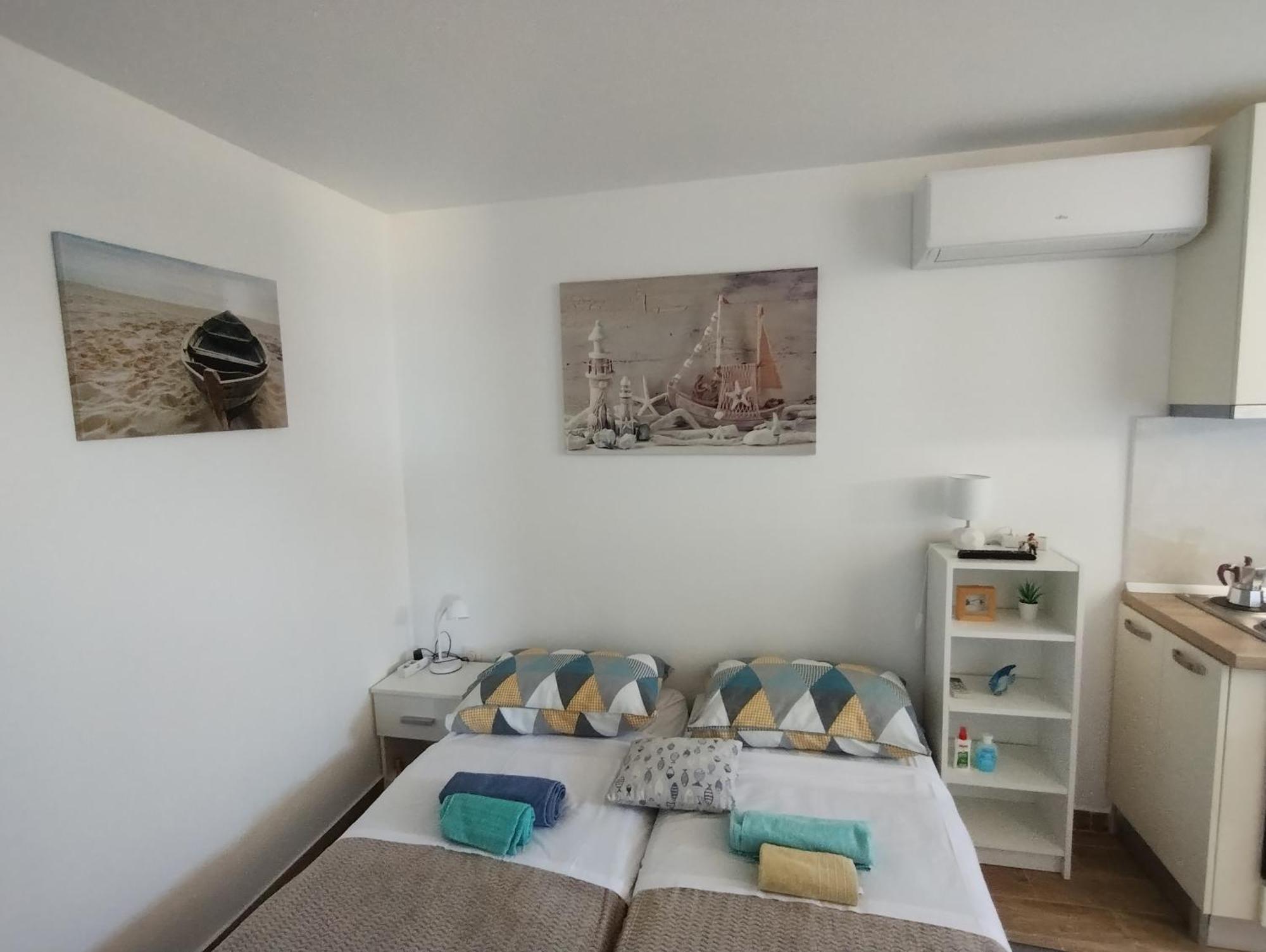 ספליט Old Captain'S Apartments - In A Pine Wood By The Sea And Tennis Courts חדר תמונה