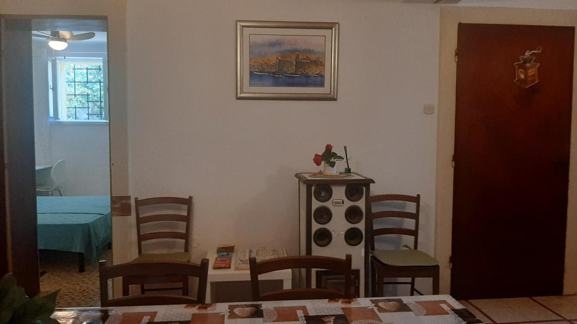 ספליט Old Captain'S Apartments - In A Pine Wood By The Sea And Tennis Courts חדר תמונה